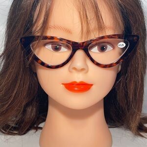 1174 Emma Cateye Reading Glasses 2.25 Tortoise Readers NWT